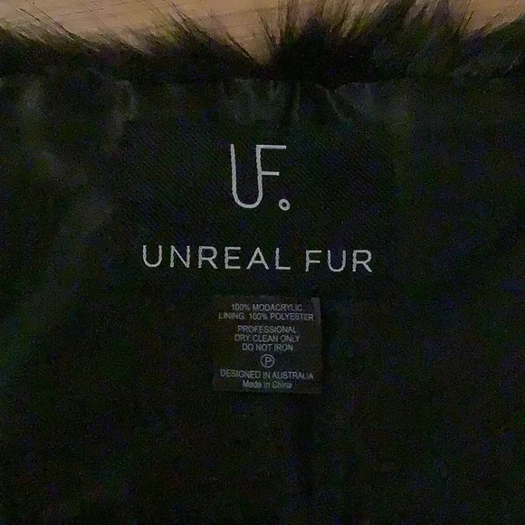NWOT Unreal Fur Faux Fur Stole